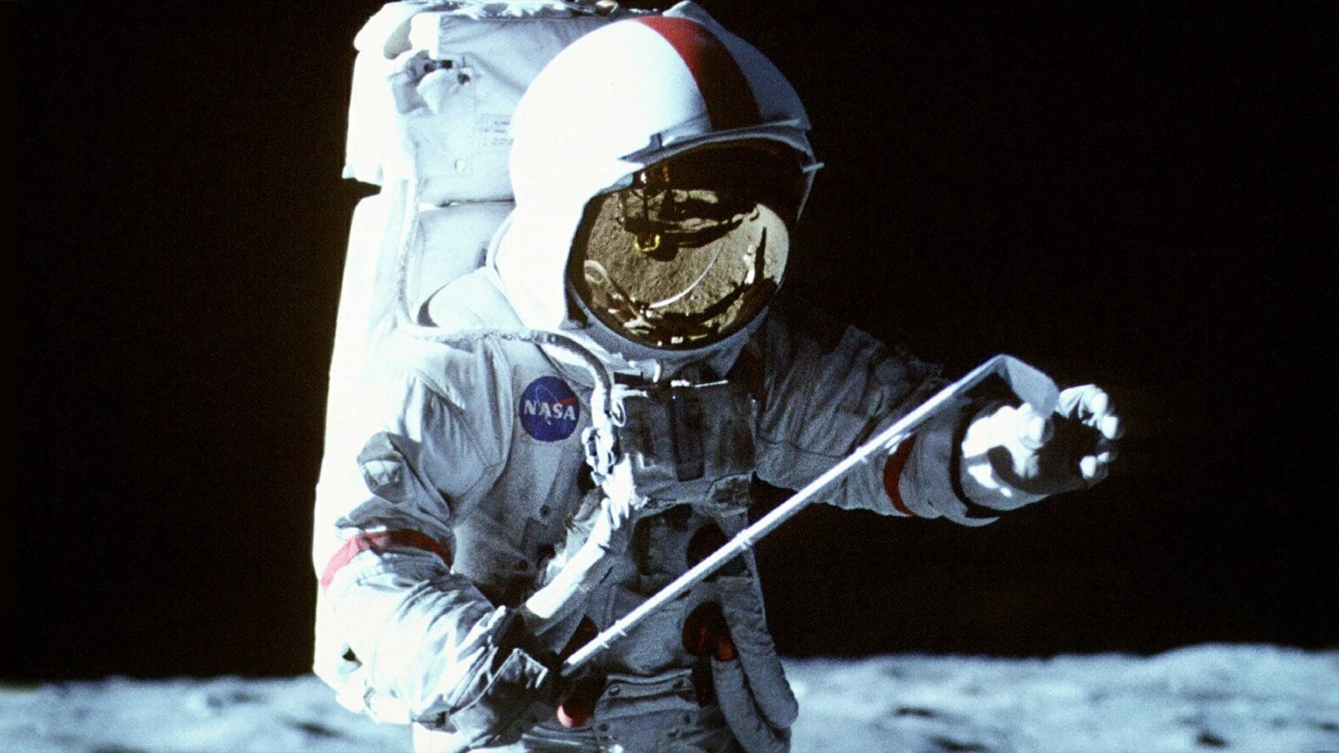 The Moon รีวิวหนัง
